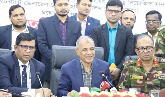 মারণাস্ত্র থাকবে না পুলিশের, থাকবে আর্মডদের হাতে: স্বরাষ্ট্র উপদেষ্টা