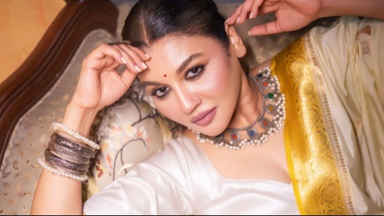 ‘জয়া আর শারমিন’ নিয়ে গণমাধ্যমের মুখোমুখি জয়া