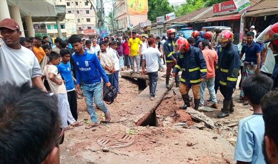 চাঁদপুরে ম্যানহোলের গ্যাস বিস্ফোরণে আহত ৩