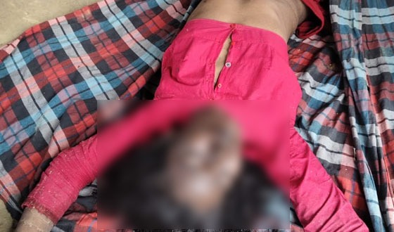 পোরশায় অজ্ঞাত মহিলার লাশ উদ্ধার