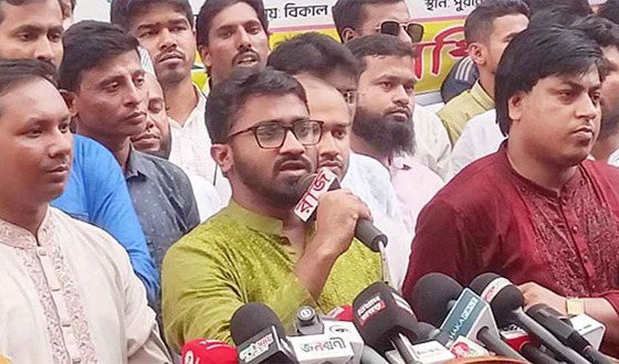 ‘নির্বাচনের জন্য ক্ষমতায় বসিনি’ এটা বলে পার পাবেন না: রাশেদ খান