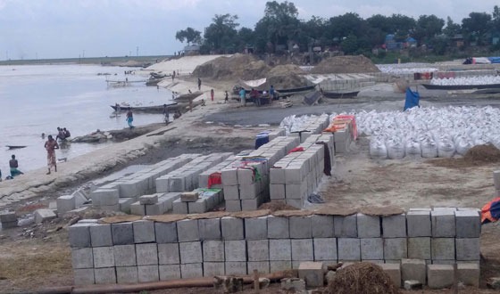 নিকলীতে পানি উন্নয়ন বোর্ডের নদীরক্ষা বাঁধের চারটি কাজ সমাপ্তির দিকে