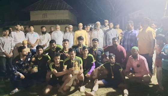 পোরশায় নাইট ফুটবল ফাইনাল অনুষ্ঠিত
