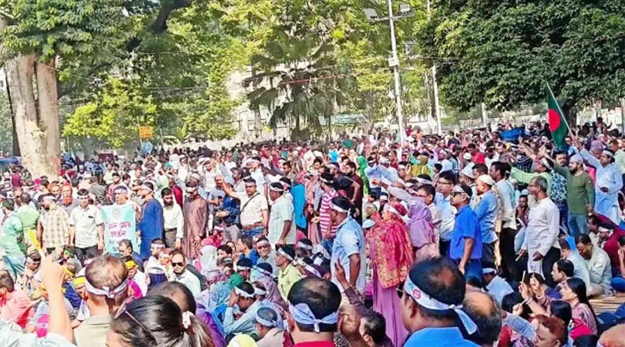 দুই উপদেষ্টার পদত্যাগ দাবি প্রাথমিক শিক্ষকদের, সারা দেশে কর্মবিরতি