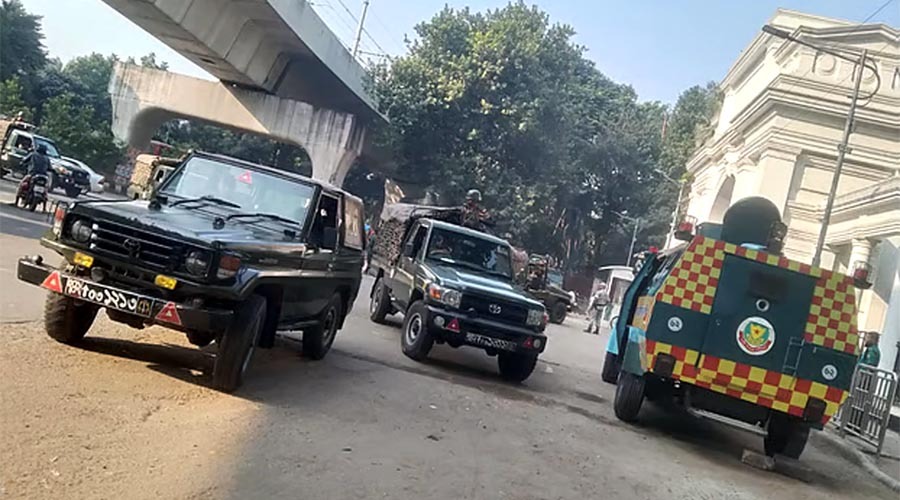 শেখ হাসিনার রায়ের তারিখ ঘিরে ট্রাইব্যুনালে সেনা-পুলিশ-বিজিবির সতর্ক পাহারা