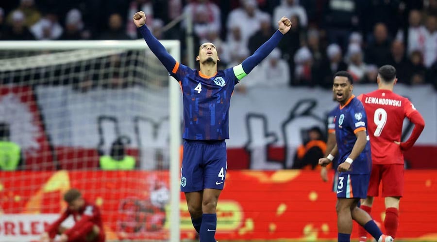 পোল্যান্ডকে পিছনে ফেলে বিশ্বকাপের পথে ডাচরা