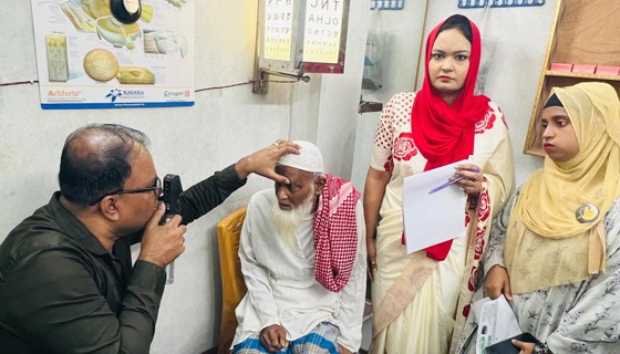চাঁদপুরে বিনামূল্যে চক্ষু চিকিৎসা পেলেন শতাধিক মানুষ