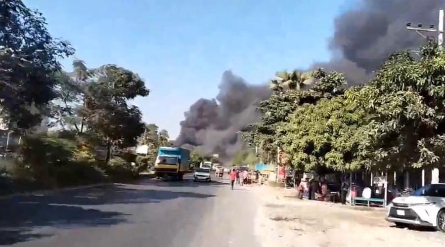 গাজীপুরে কেমিক্যাল কারখানায় ভয়াবহ আগুন, নিয়ন্ত্রণে ফায়ার সার্ভিসের তৎপরতা