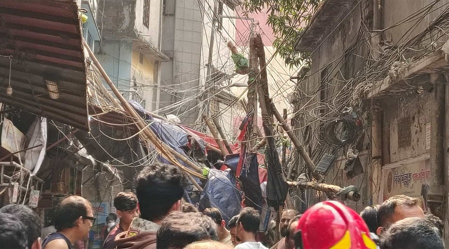 শক্তিশালী ভূমিকম্পে রাজধানীতে অন্তত ৩ জনের মৃত্যু