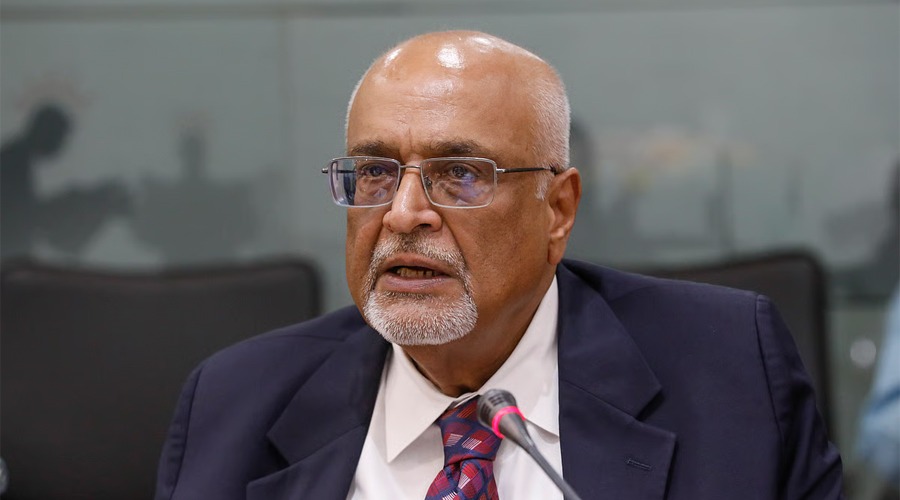 রাজনৈতিক প্রভাব যেন অর্থনীতিতে না পড়ে: সতর্কতা দেবপ্রিয় ভট্টাচার্যের