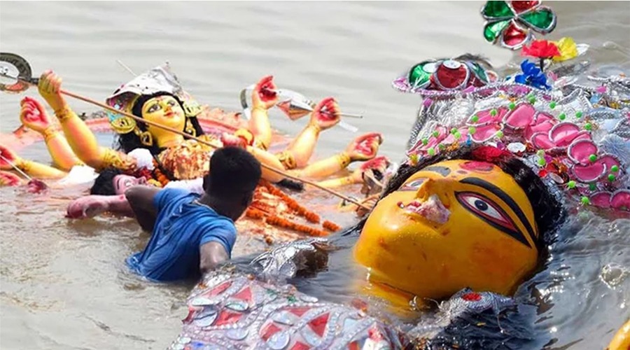 প্রতিমা বিসর্জনের মধ্য দিয়ে শারদীয় দুর্গোৎসব শেষ হলো