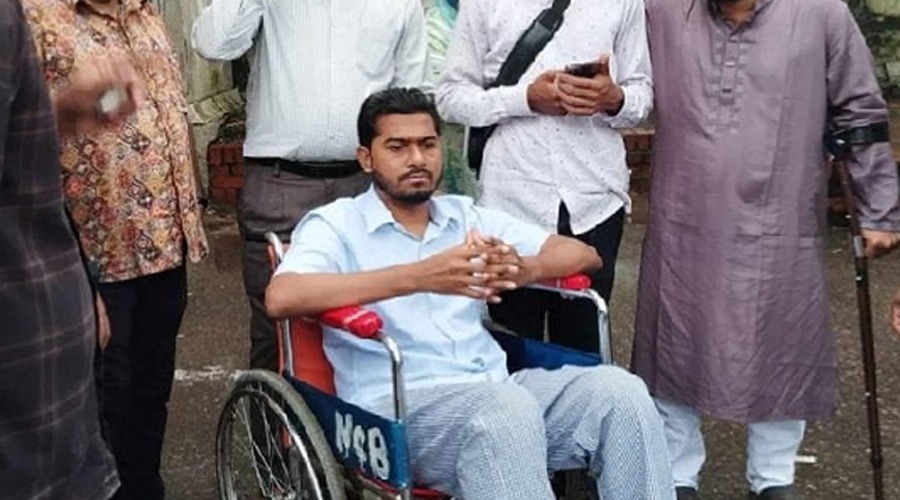 সিঙ্গাপুরে চিকিৎসা শেষে দেশে ফিরলেন নুর