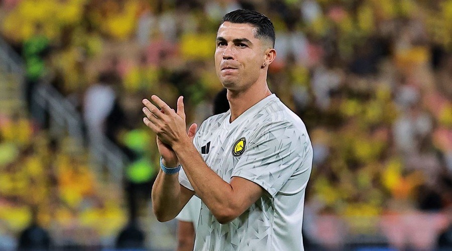 বিশ্বের প্রথম ফুটবলার হিসেবে বিলিয়নিয়ারের তালিকায় রোনালদো