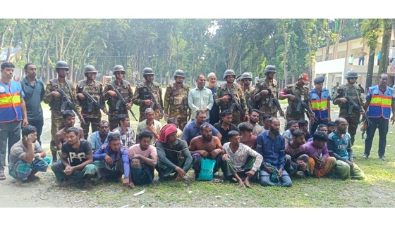 হিজলায় মেঘনা নদীতে ২৭ জেলে আটক