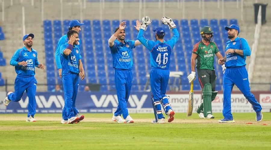 ব্যাটে-বলে বিধ্বস্ত হয়ে রেকর্ড ব্যবধানে হেরে হোয়াইটওয়াশড বাংলাদেশ