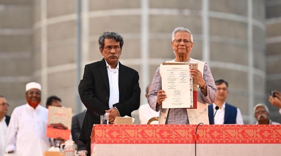 প্রধান উপদেষ্টা ও রাজনৈতিক নেতারা জুলাই সনদ স্বাক্ষর করলেন