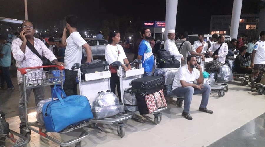 শাহজালাল বিমানবন্দরে শিডিউল বিপর্যয়ে যাত্রীদের চরম দুর্ভোগ