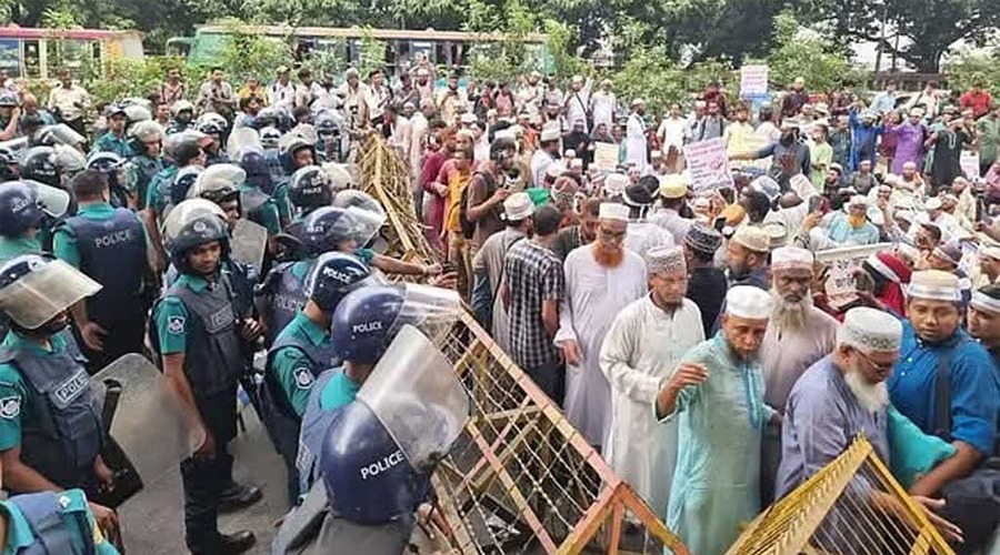 শিক্ষা উপদেষ্টার পদত্যাগ দাবি, নতুন কর্মসূচিতে ইবতেদায়ী শিক্ষকরা