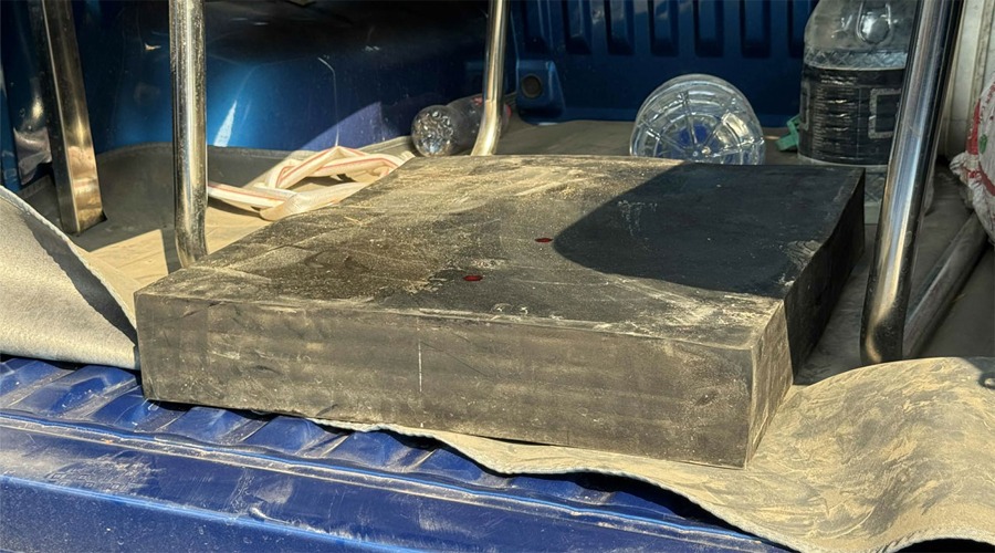 মেট্রোর পিলার থেকে ‘ভারি বস্তু’ পড়ে পথচারীর মৃত্যু, চলাচল বন্ধ