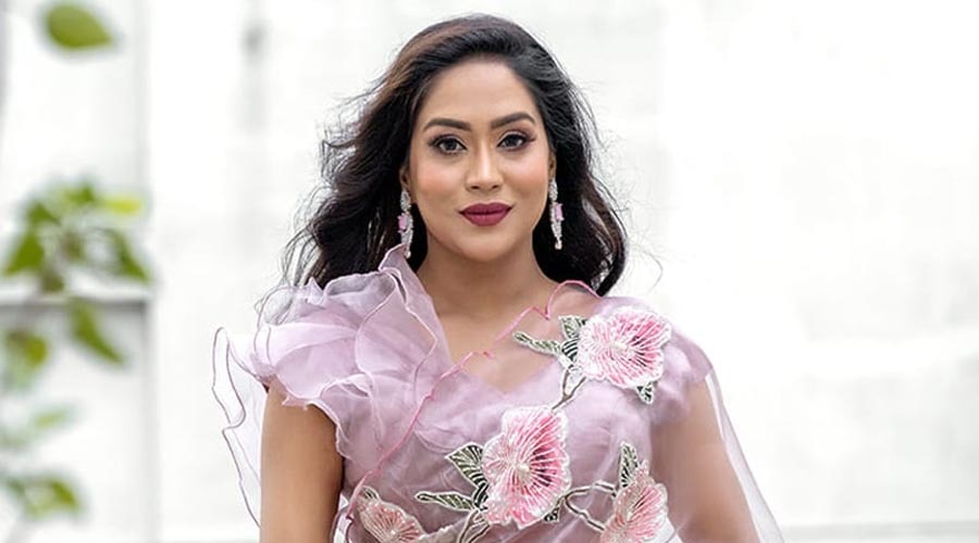 প্রেক্ষাপটের নতুন উপস্থাপক জাকিয়া বারী মম