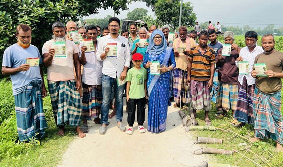 চিরিরবন্দরে ইঁদুর নিধনে জনপ্রিয় হয়ে উঠছে বাঁশের ফাঁদ