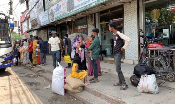 রাজশাহী থেকে ঢাকাগামী বাস চলাচল বন্ধ, ভোগান্তিতে যাত্রীরা