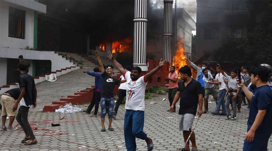 আন্দোলনকারীদের সংযত থাকার আহ্বান নেপালের সেনাপ্রধানের