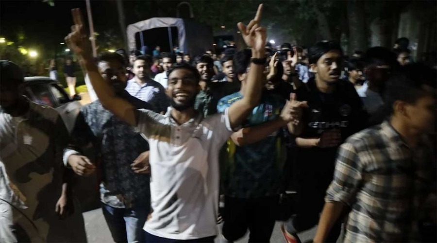 ফল ঘোষণার আগেই টিএসসি-শাহবাগে শিবিরের বিজয় মিছিল