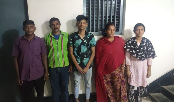 ভারতে আটক ৮ বাংলাদেশিকে বিজিবির কাছে হস্তান্তর