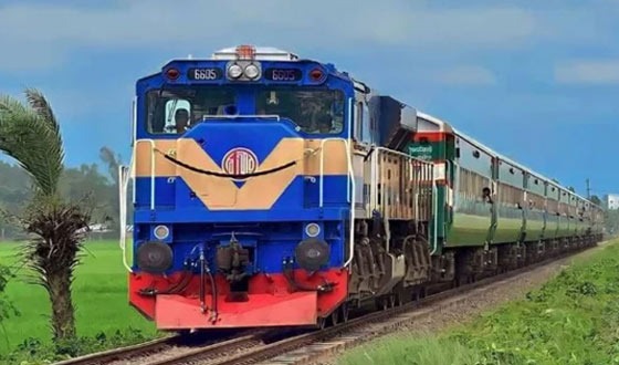 পূজার বন্ধে ৪ জোড়া বিশেষ ট্রেন