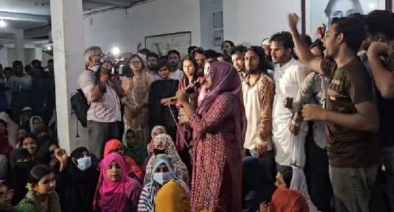 রাবিতে আন্দোলনের মুখে পোষ্য কোটায় ভর্তি কার্যক্রম ‘স্থগিত’ করলেন প্রশাসন