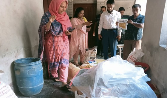 রাজারহাটে নকল সার ও কীটনাশক কারখানার সন্ধান, জরিমানা