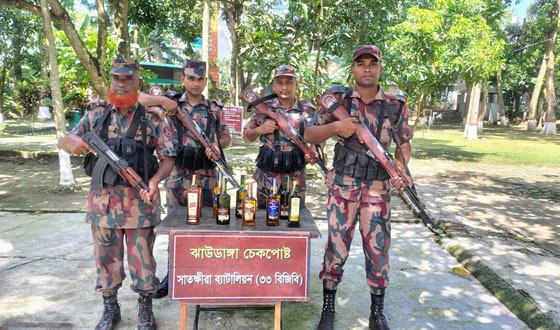 সাতক্ষীরা ও কলারোয়া সীমান্তে ২২ লাখ টাকার ভারতীয় পণ্য আটক