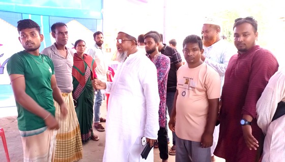 হাকিমপুরে বিভিন্ন পূজা মন্ডপ পরিদর্শনে আনোয়ারুল ইসলাম