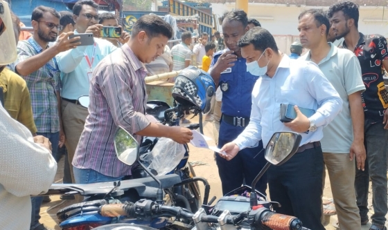 বাগমারায় টানা নজরদারিতে তেল বিক্রি স্বাভাবিকতায় ফিরছে