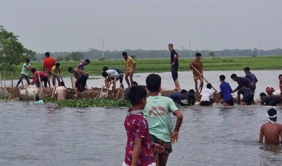 ফসল রক্ষা বাঁধ নিয়ে সংঘর্ষ, আহত অন্তত ২০