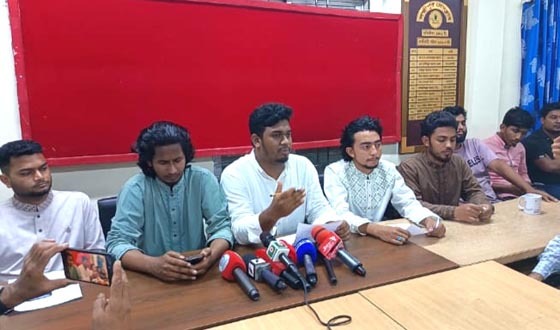 জুলাই ফাইটার্স ও বৈষম্যবিরোধী ছাত্রনেতাদের মুখোমুখি অবস্থান