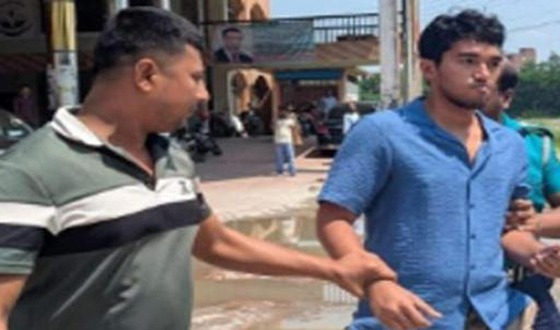 গুচ্ছ ভর্তি পরীক্ষার্থী বহিষ্কার, তিন স্টাফকে মারধর