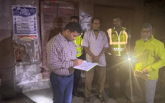 রাজশাহীতে অবৈধভাবে পেট্রোল ও ডিজেল মজুত, জরিমানা