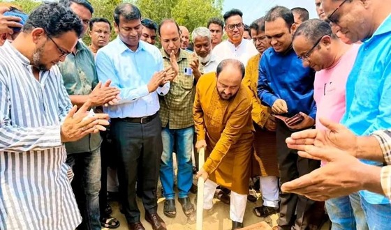 হাজী মুজিব এমপি বিভিন্ন উন্নয়ন কর্মসূচীর উদ্ধোধন করলেন
