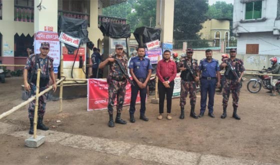 দৌলতপুর সীমান্তে জ্বালানি তেল জব্দ, জরিমানা