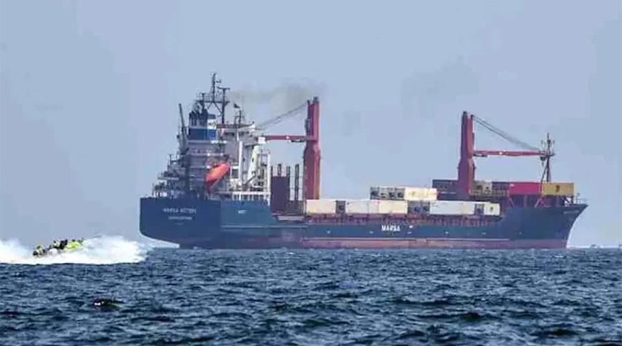 যুক্তরাষ্ট্রের নিষেধাজ্ঞাকে পাত্তা না দিয়ে হরমুজ পার হলো চীনের জাহাজ