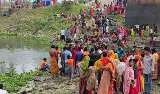 উৎসবে নদীতে গোসলে নেমে স্কুলছাত্রের মৃত্যু