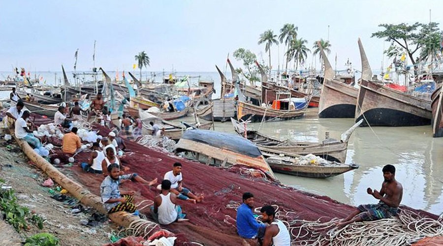 সাগরে মাছ ধরা বন্ধ, ৫৮ দিনের নিষেধাজ্ঞা
