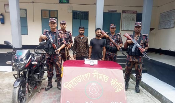 কুড়িগ্রামে জ্বালানি তেল ও মাদকদ্রব্যসহ মালামাল জব্দ