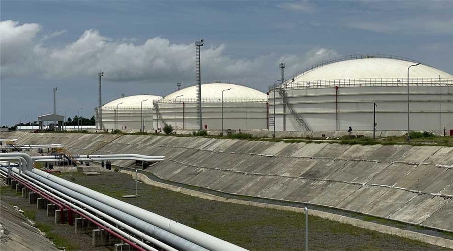 পাইপলাইন থাকলেও তা দিয়ে খালাস হচ্ছে না জ্বালানি তেল