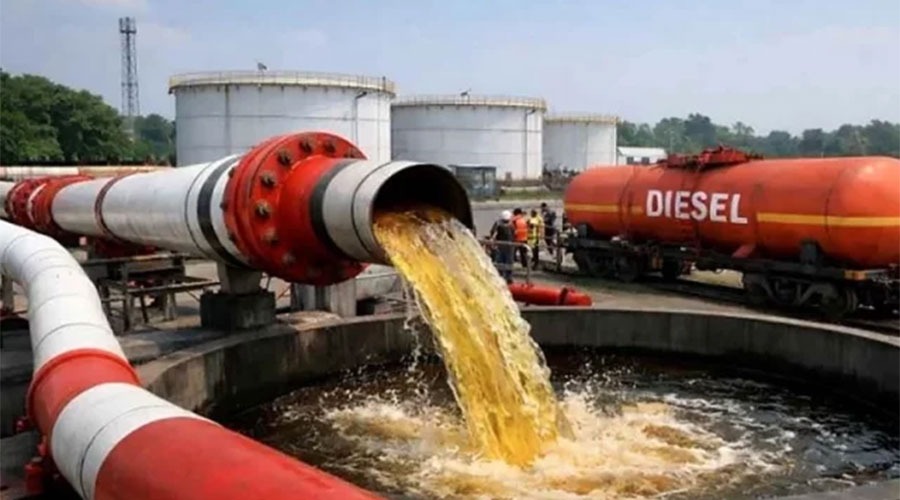 ভারত থেকে দেশে এলো আরও ৫ হাজার মেট্রিক টন তেল