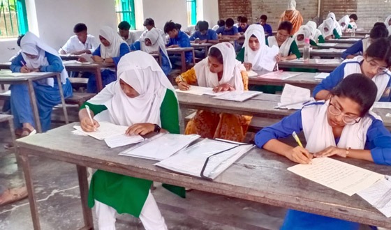 কলাপাড়ায় এসএসসি সমমানের প্রথমদিনে অনুপস্থিত ৭২ জন