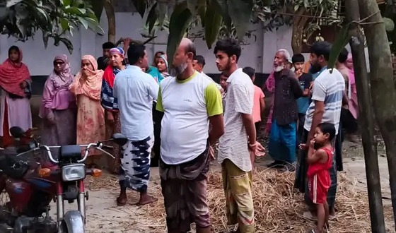 বৃদ্ধাকে হত্যা করে স্বর্নসহ টাকা লুঠ