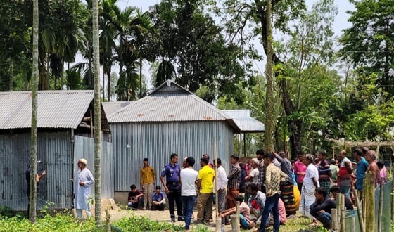 কুড়িগ্রামে মানসিক ভারসাম্যহীন নারীর ঝুলন্ত মরদেহ উদ্ধার